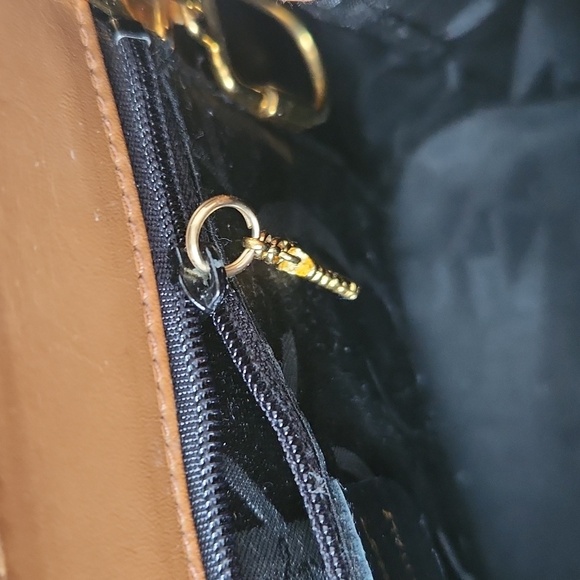 Salvatore Ferragamo Leather Handbag - Picture 7 of 10